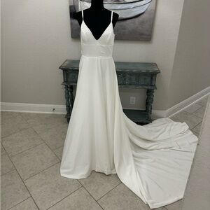 Boutique Wedding dress sweetheart neckline